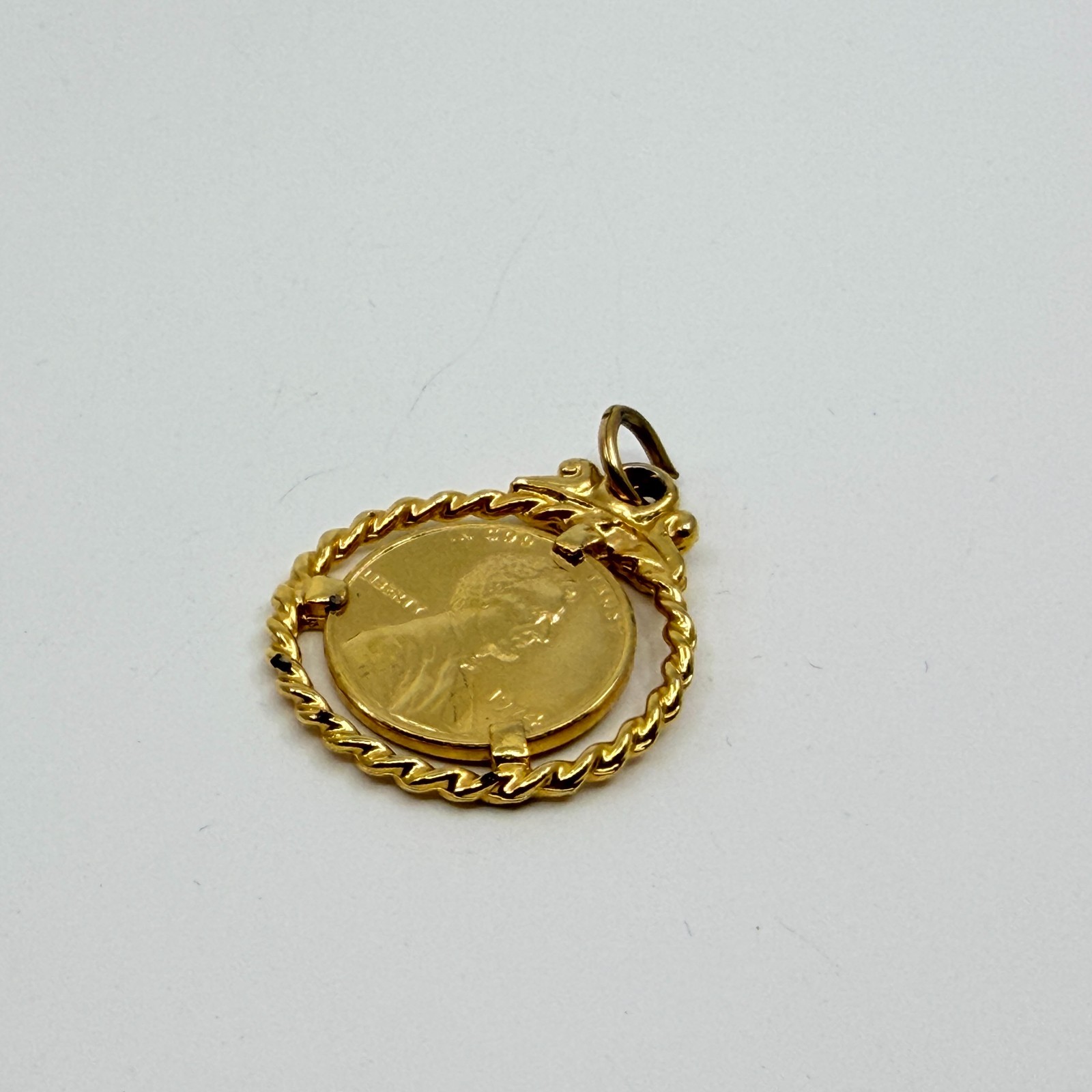 Vintage 1974 Abraham Lincoln One Cent Coin Pendant Gold Tone Twisted Rope Bezel