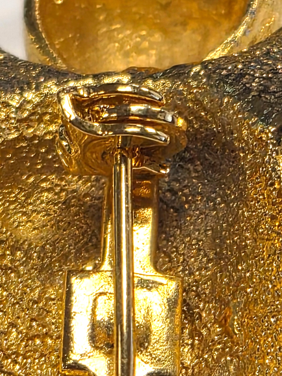 Vintage 70’s Signed Ultra Craft Gold Tone Angel Christmas Lapel Pin / Brooch