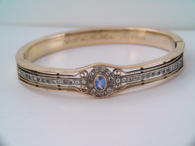 STUNNING ANTIQUE 14K GOLD FILLED WHITE & BLUE STONE HINGED BANGLE BRACELET