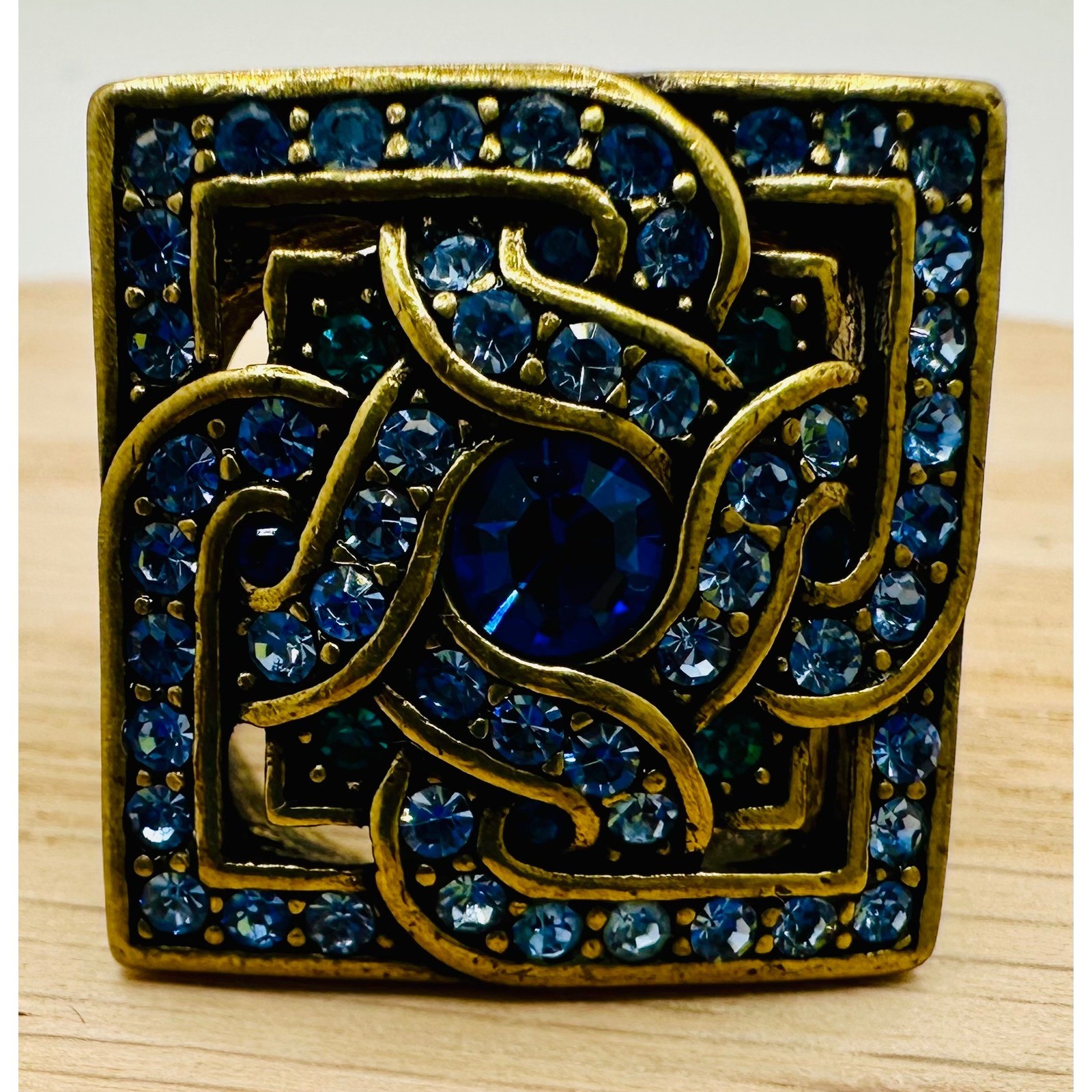 Rare LA Vintage Blue Crystal Celtic Square Statement Ring Gold Tone Size 6