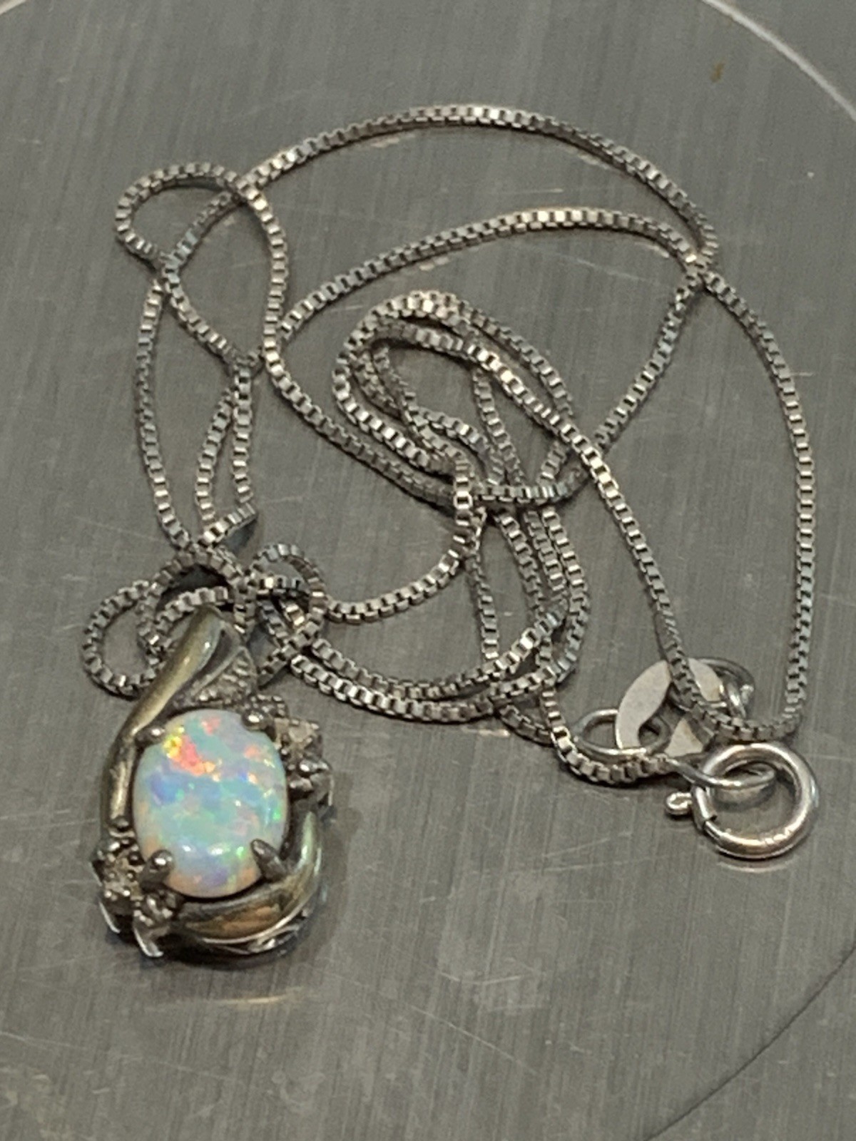 Vtg 10kt Over Sterling Silver Opal Pendent On Box Chain
