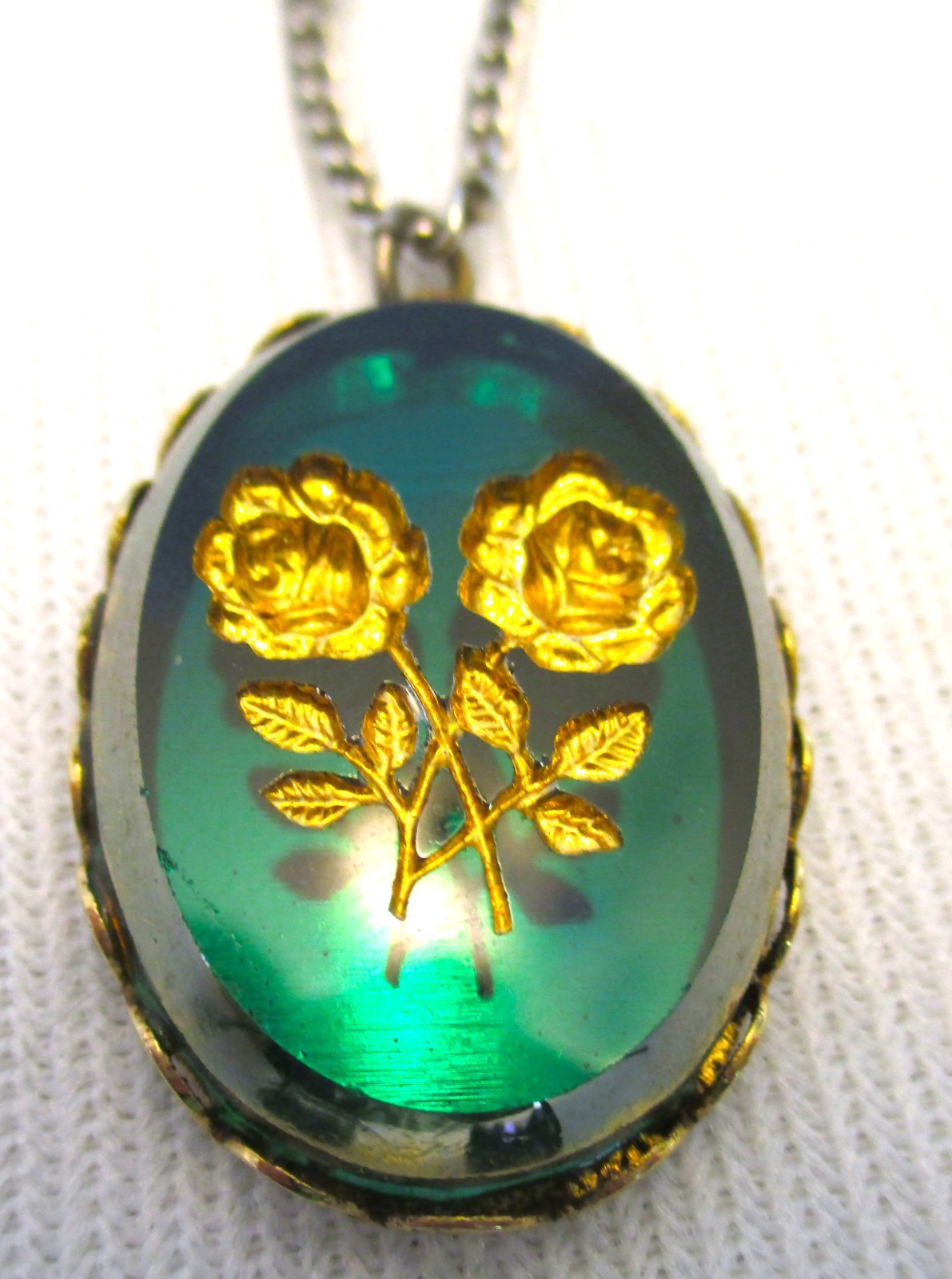 Lovely Vtg Green Glass Pendant with Gold Roses & Aurora Glass Pierced Earrings