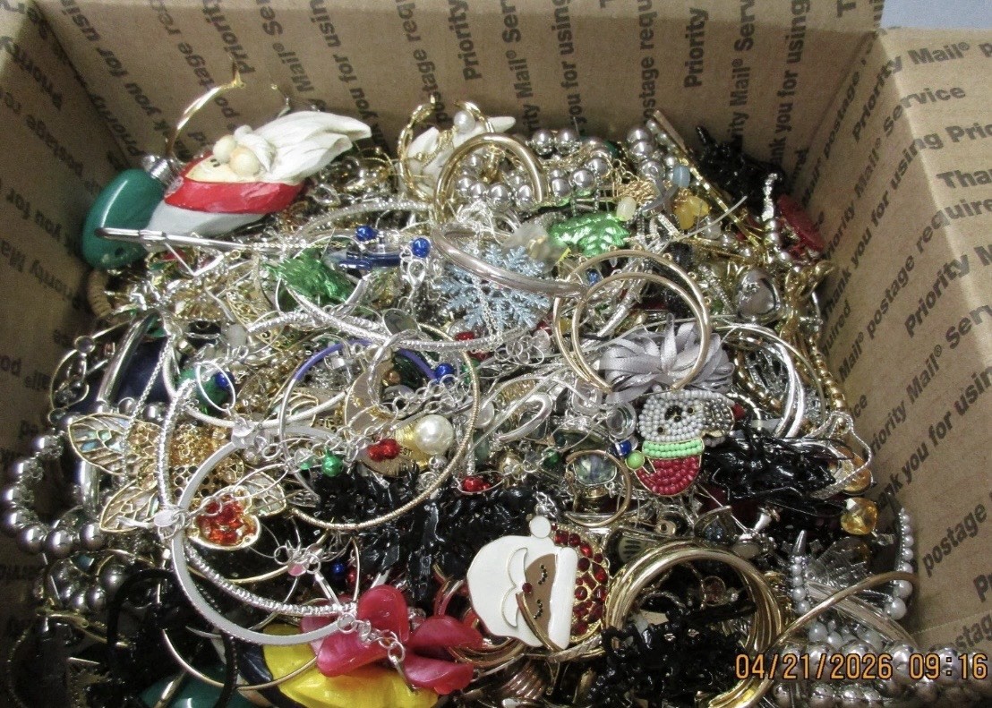 Vintage to Now Jewelry Estate Lot 1 Lbs