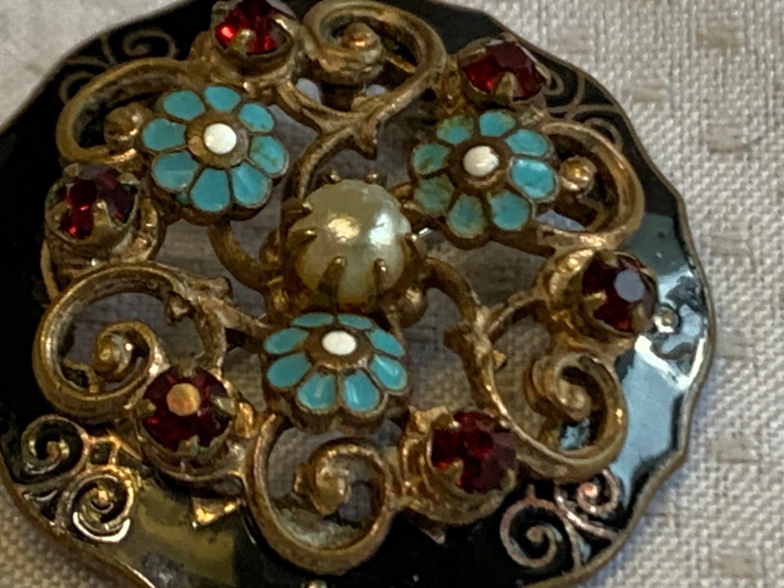 Vtg Enamel & Rhinestone Floral Brooch Fashion Jewelry Faux Pearl Round Pin