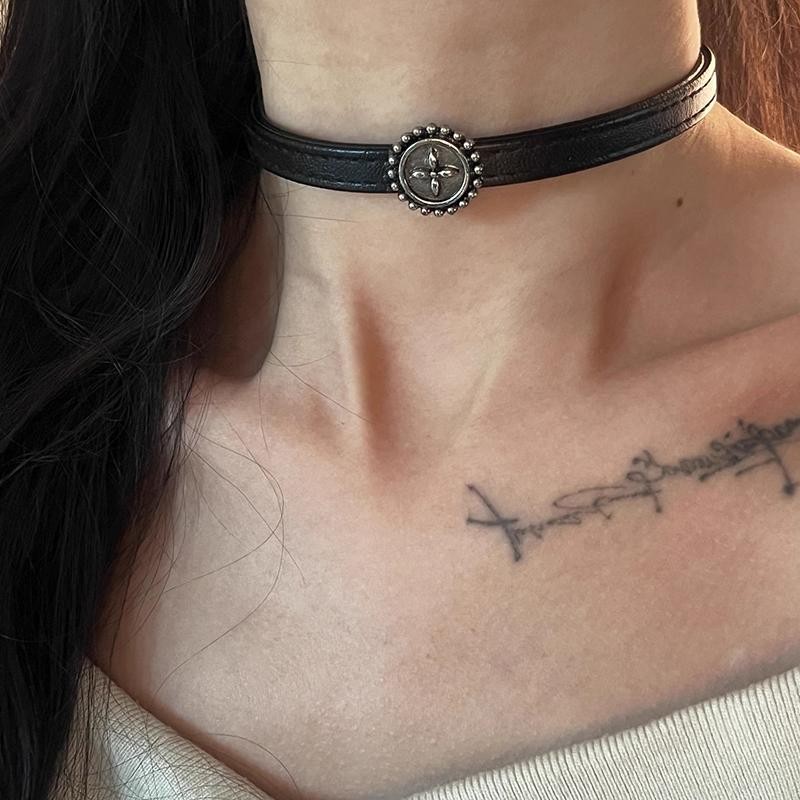 Vintage Flower Heart Pu Leather Choker Necklace Punk Goth Chain Jewelry Gift