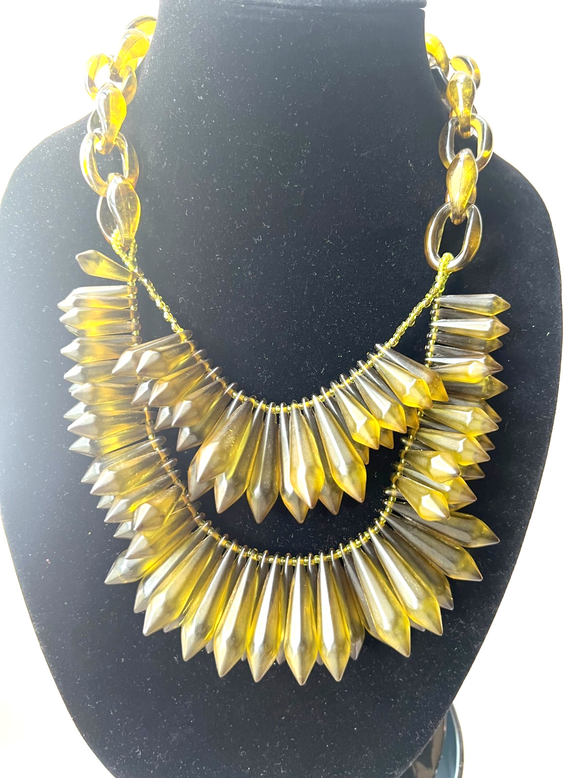 VINTAGE JOAN RIVERS ACRYLIC / RESIN BULLET SHAPED FRINGE STATEMENT NECKLACE