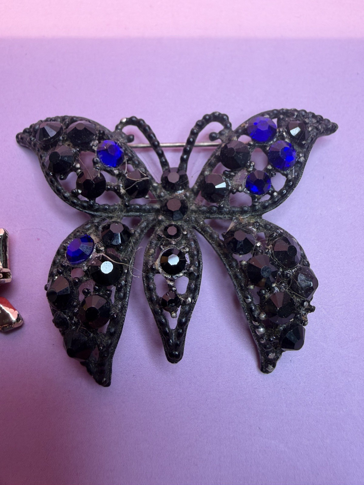 CLEARANCE 65+ Luxury Lot of Vintage and Used Brooches/pendants several Signed