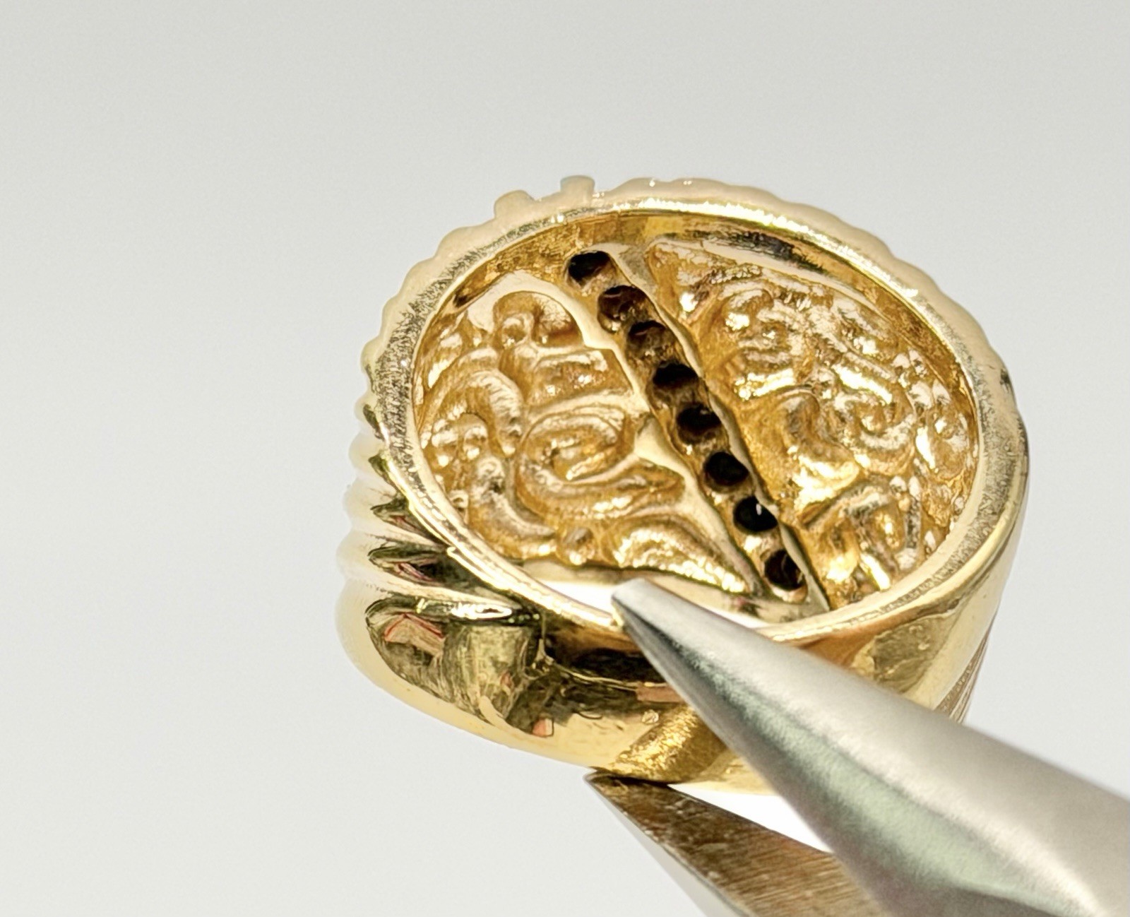 Vintage Aurora Jewelry CO Ring Gold Tone Clear Rhinestone Wide 18kt HGE Sz 6.75
