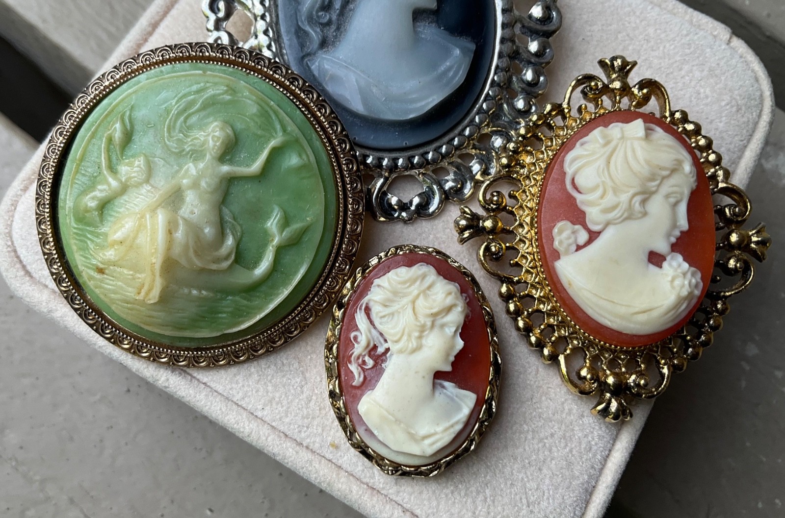 Vintage CAMEO BROOCH PIN LOT Mermaid Girl Dolphin Profiles Acrylic Resin Plastic