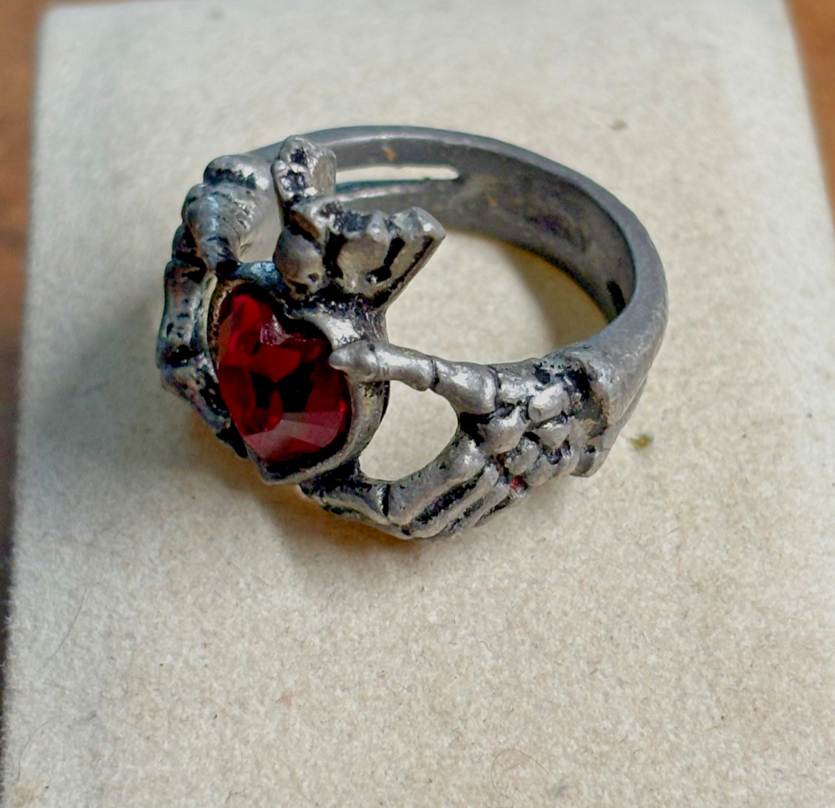 Vtg sz 7.5 ALCHEMY England GOTHIC Pewter Irish CLADDAGH BY NIGHT Ring SKELETON