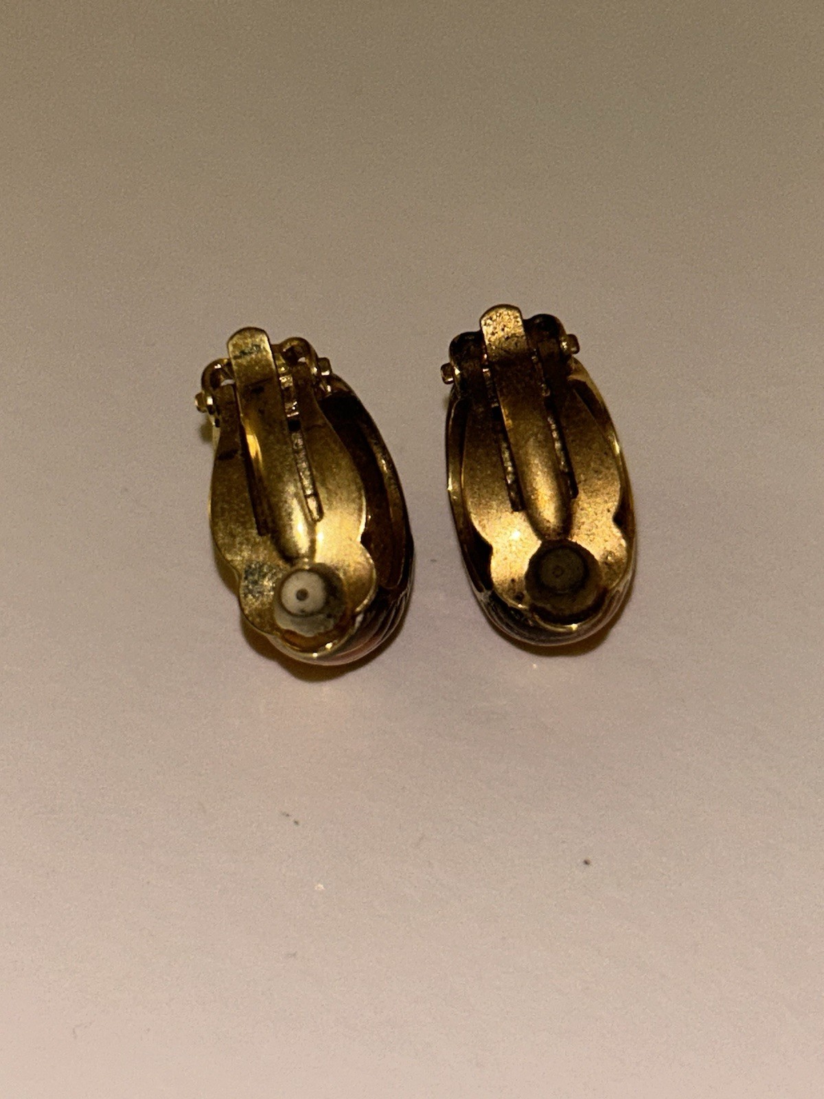 Vintage Joan Rivers Coral Enamel Hoop Clip-On Earrings Costume Jewelry Excellent