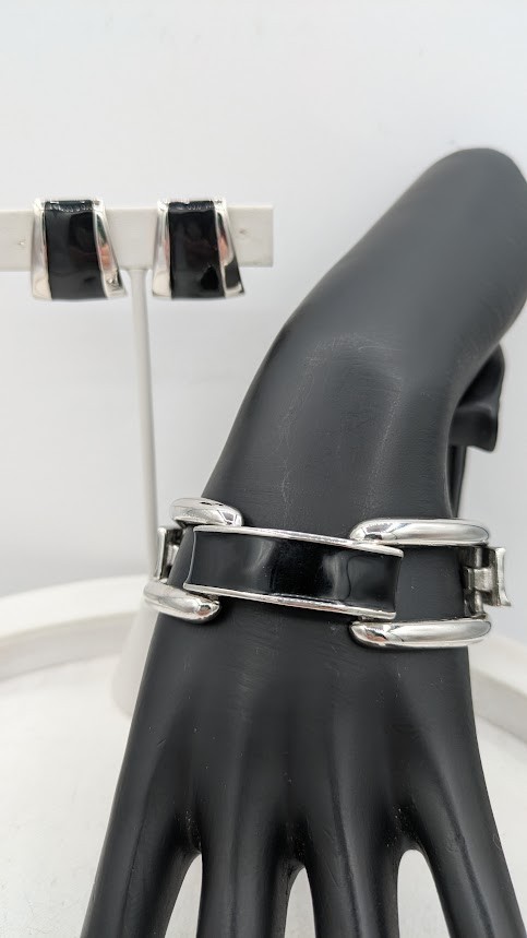 Vintage MONET Bracelet Earrings Set Black Enamel Silver Tone Modernist Demi Paru