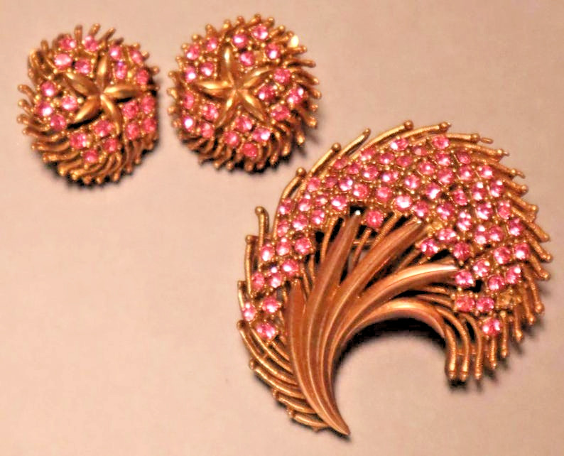 Vintage Pink Rhinestone Star Flower Set Brooch Earrings