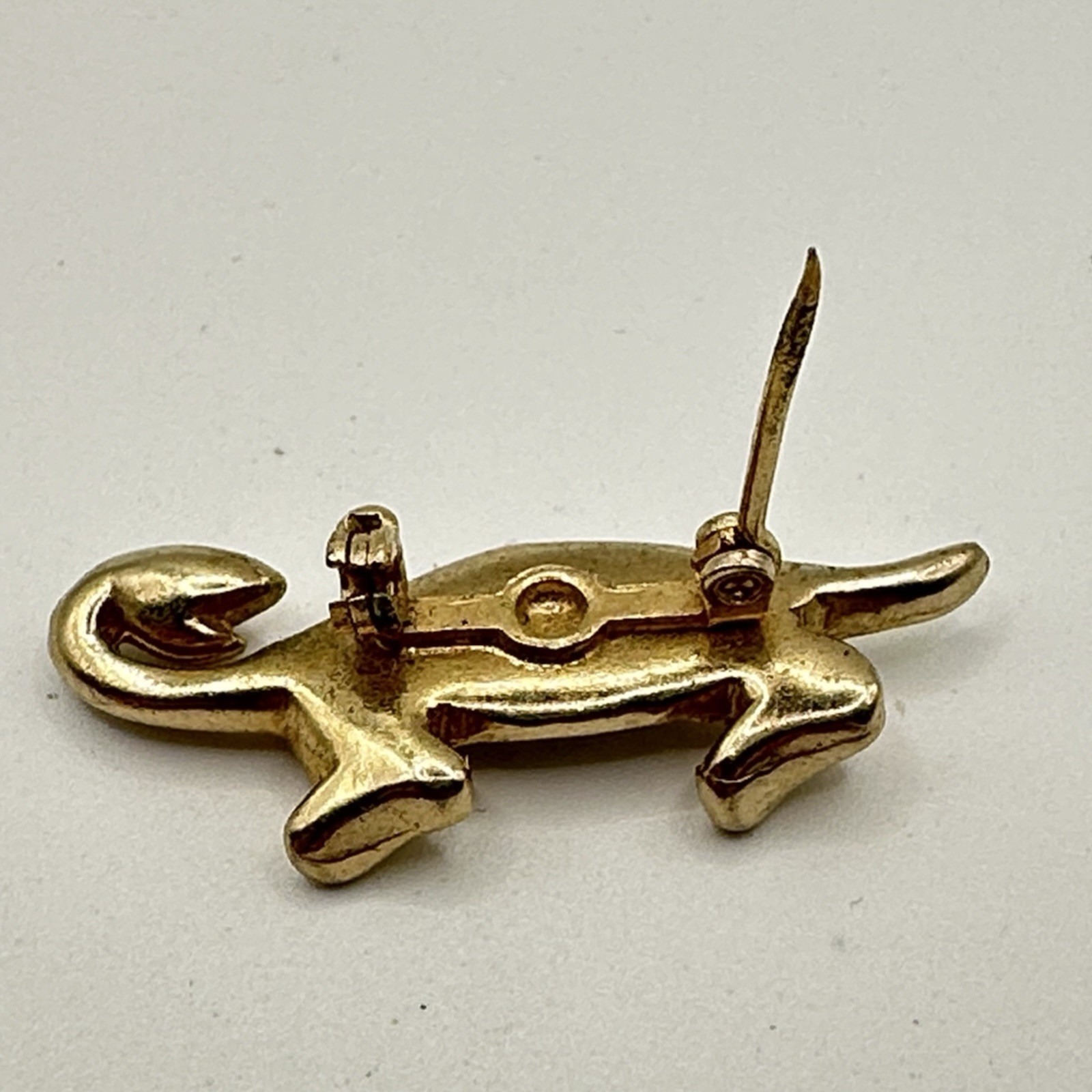 Vintage Gold Tone Turtle Brooch Pair Pearlescent Plastic Red Eyes Unsigned READ