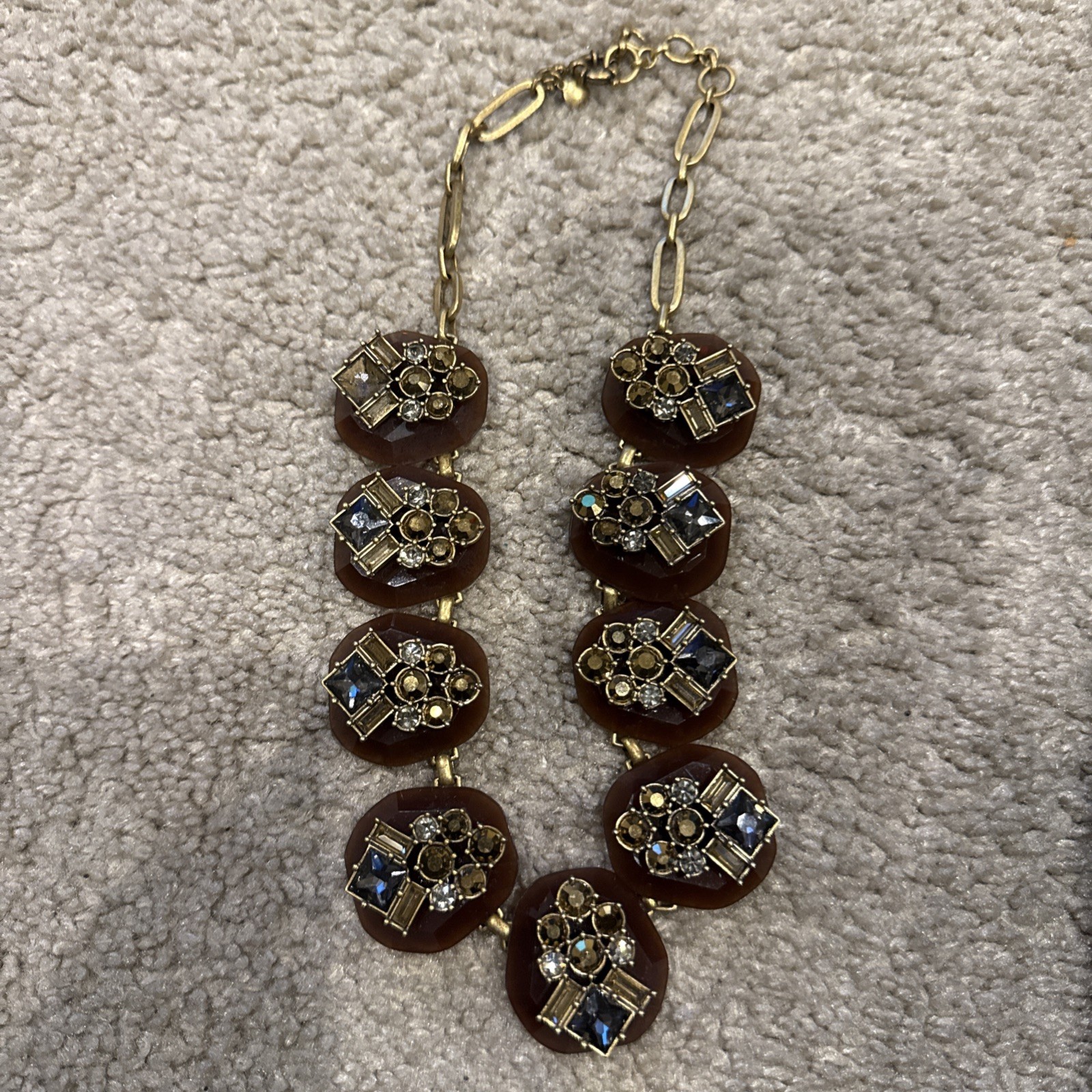 VTG J.CREW FACETED SMOKE LUCITE AND MULTICOLOR RHINESTONES NECKLACE 16”GOLD TONE