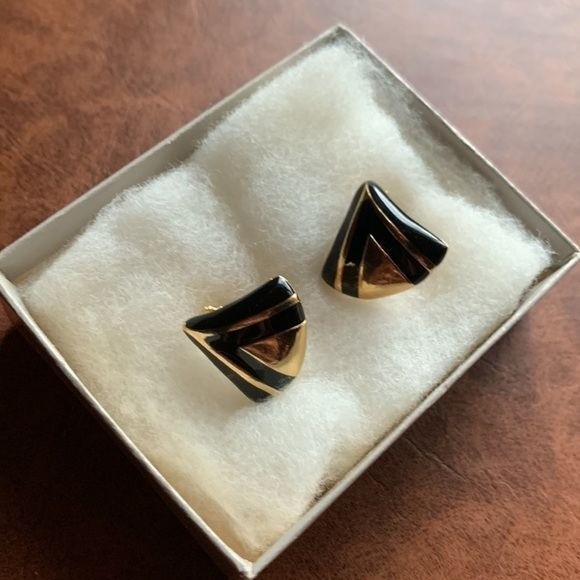 Vintage Avon Classic Drama Clip Earrings Black Enamel Gold Tone 1984