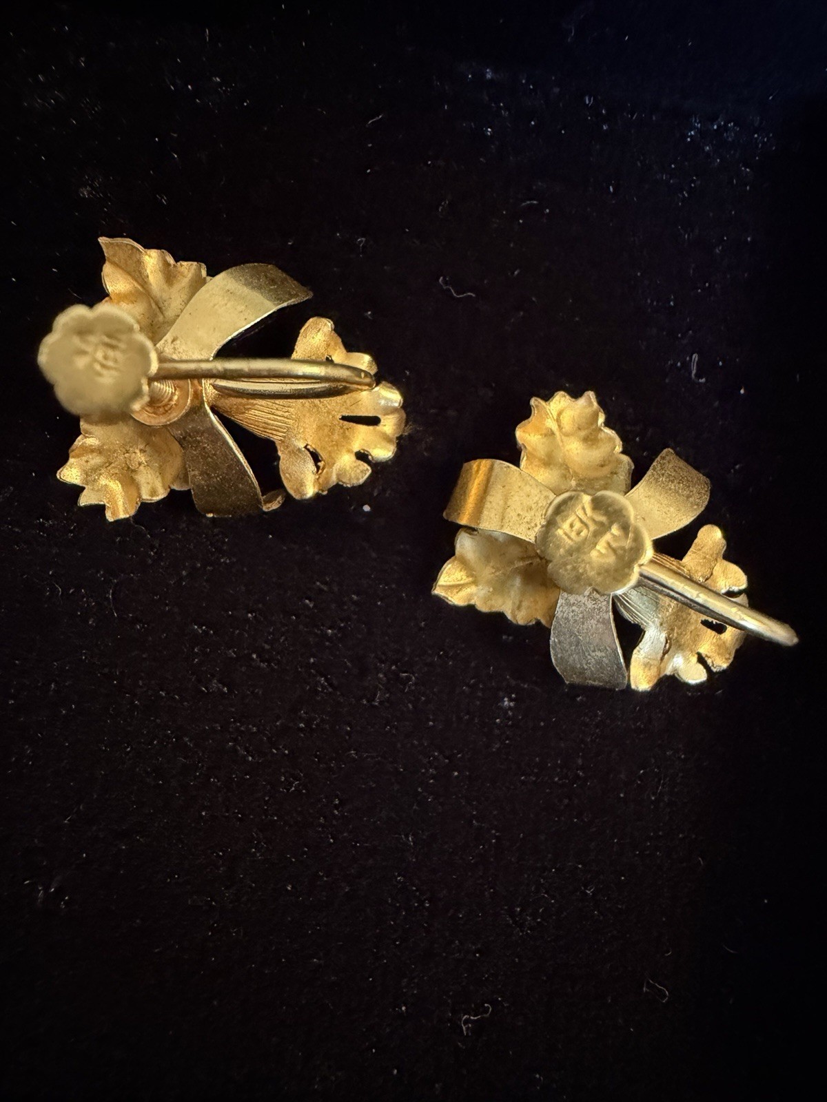 Vintage 18k/750 Gold Screw Back/Non-Pierced Orchid Earrings w/Pearls