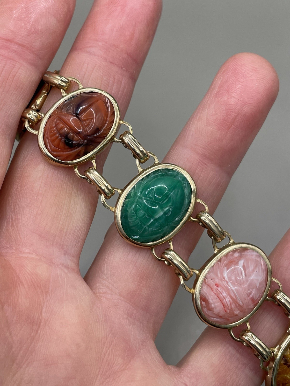 Vintage Signed Coro EGYPTIAN REVIVAL SCARAB GoldTone Multicolor Lucite Bracelet