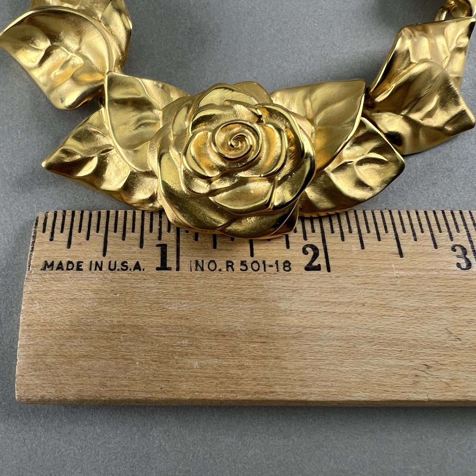Vintage Givenchy Necklace Rose Leaves Gold Tone q3z