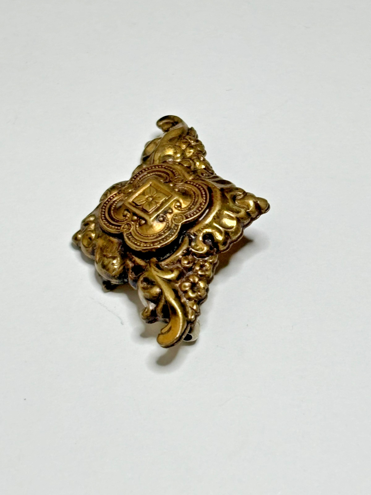 Antique Victorian Etruscan Style Pinchbeck Brooch