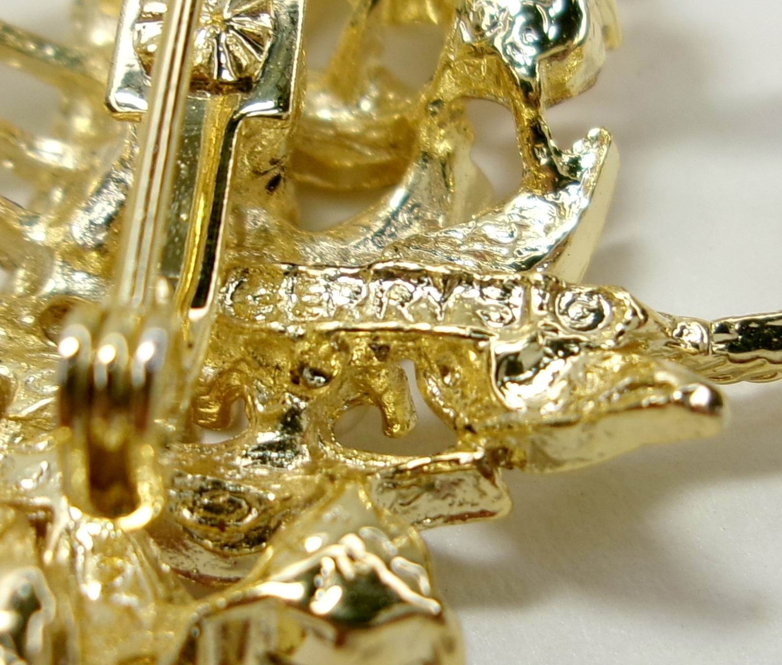 Vintage Gerry’s Signed Gold Tone with Rhinestones Flower Basket Brooch Pin