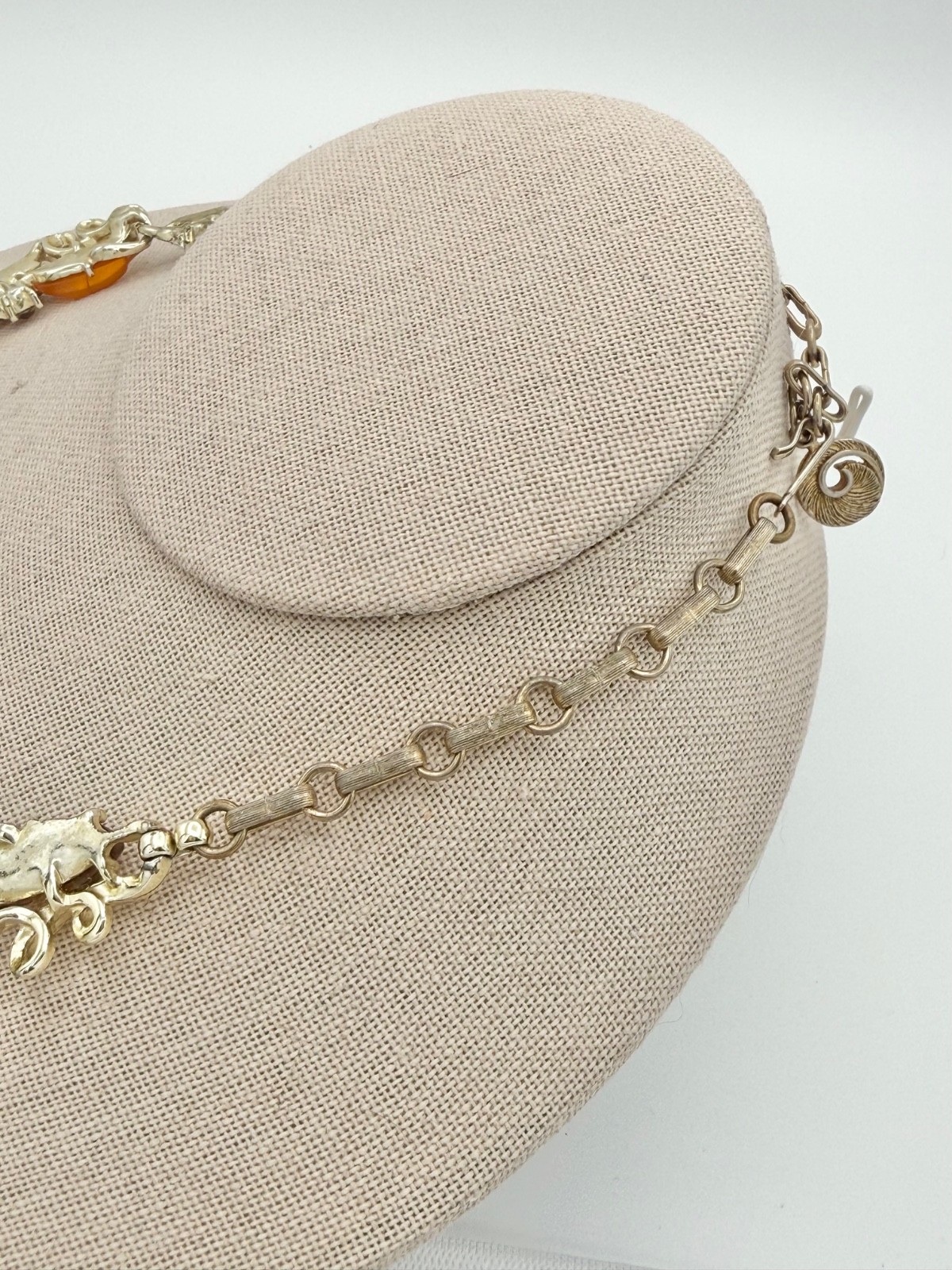 Mid Century Jelly Lucite Lisner autumn leaves and rhinestone choker 16″ adj.