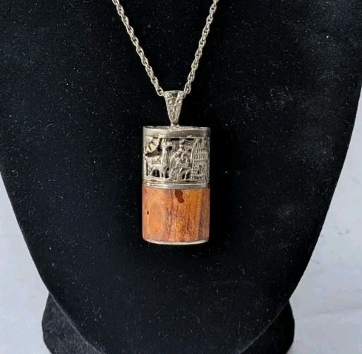 Vintage 925 Sterling Silver Peruvian Llama Orange Inlay Pendant Necklace…