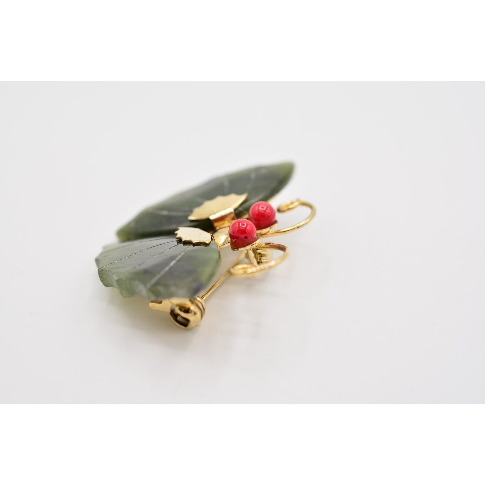 Vintage Butterfly Pin Brooch Green Cabochon Faux Jade Gold Tone 1970s BinAQ