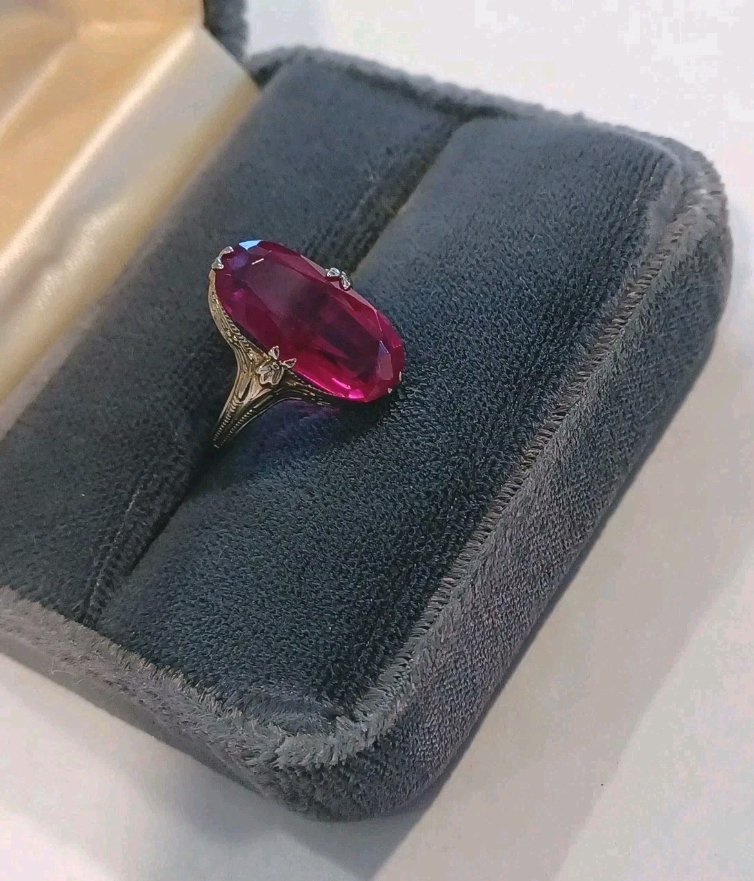 Vtg/antique 18k White Gold Large Pink Stone Size 6 Art Deco Excellent Condition