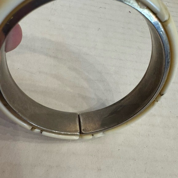 Vintage Lucite Bangle Bracelet 1950s Hinged Clamper MCM 60s Cream Gold Jewelry