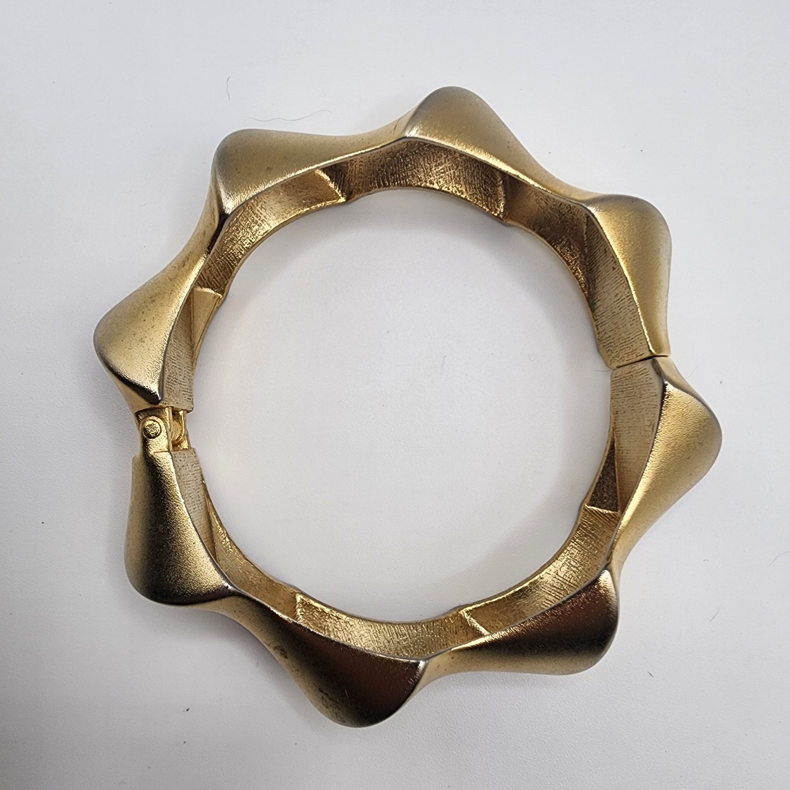 Gold Tone Metal Thick Chunky Twist Bangle Bracelet Clamper 3″ Diameter Vintage