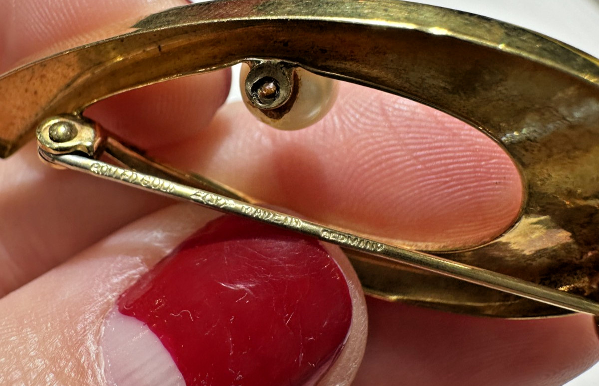 Vintage Rolled Gold Pearl Swirl Teardrop Bow Brooch Made Germany
