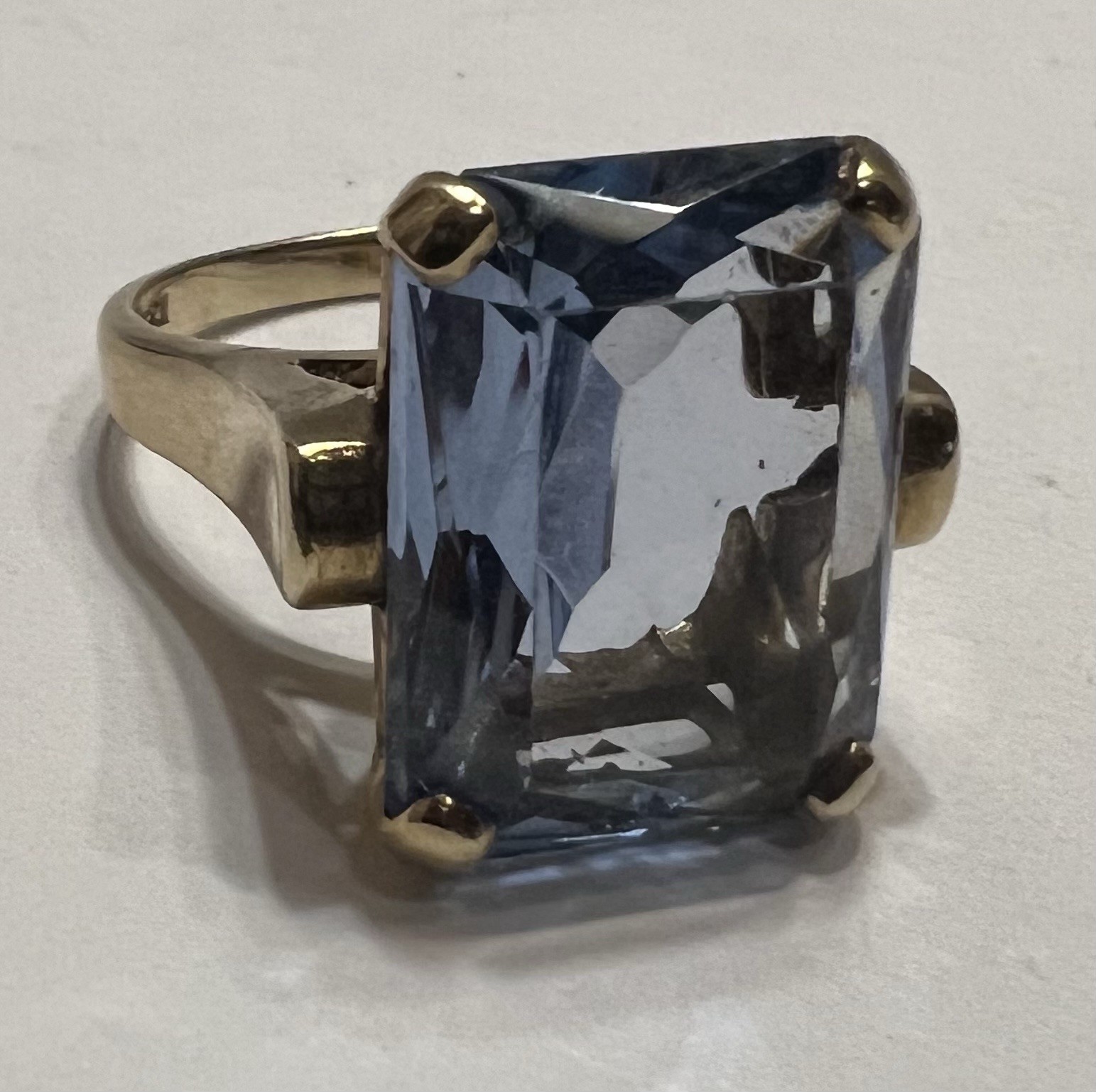 Vtg Estate 10K Solid Gold Topaz Blue Coctail Ring 9.2 grams Sz 9.5 WOW!