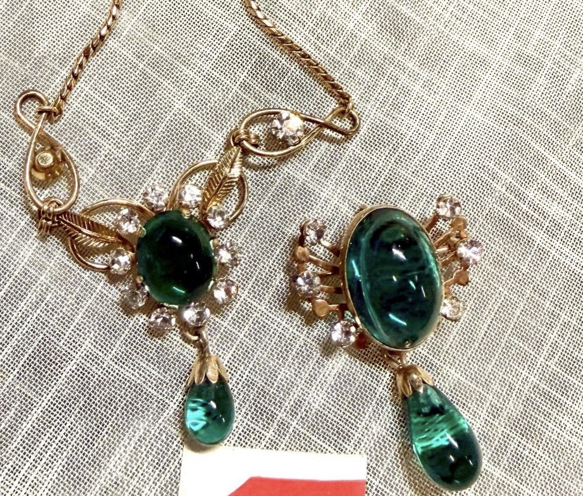 VTG.Van Dell 12K GF Emerald Green Glass Rhinestone Necklace Fur Clip Brooch Set