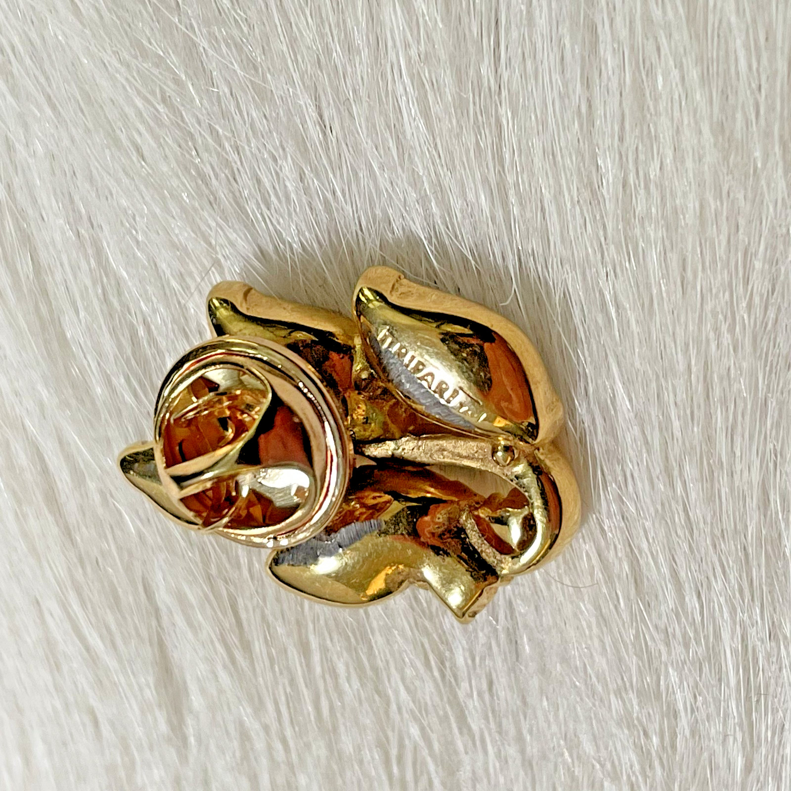 Vintage Trifari Unique Gold Tone Leaf Design Large Crystal Rhinestone Pin 70s