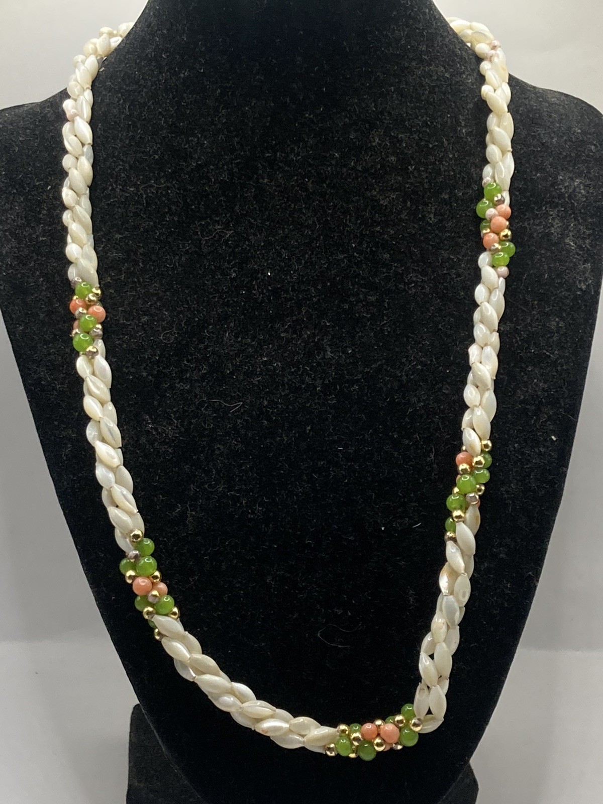 Vtg. Mother of Pearl Beaded Necklace with Faux Gold Jade Beads,21”