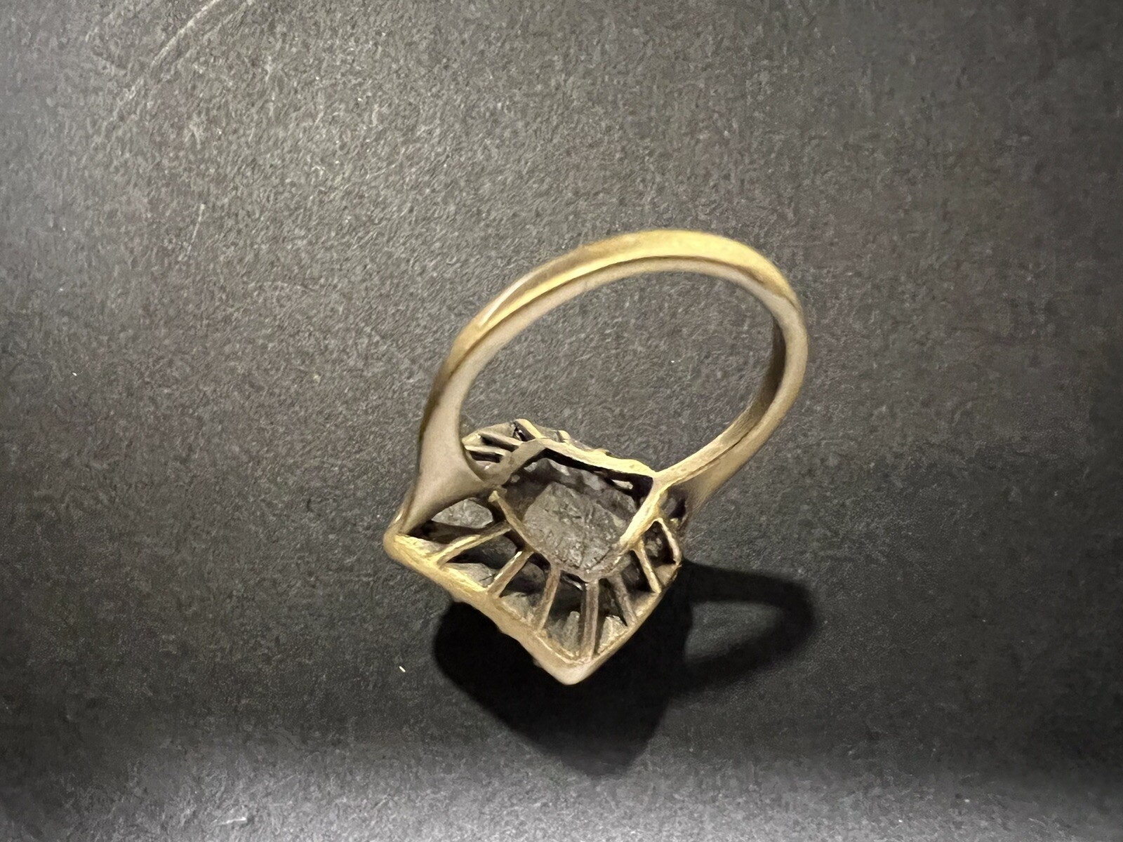 Vtg RETRO Mid-Century Brass Gold Tone Black Glass Rhinestone Ring Sz 10 Womens