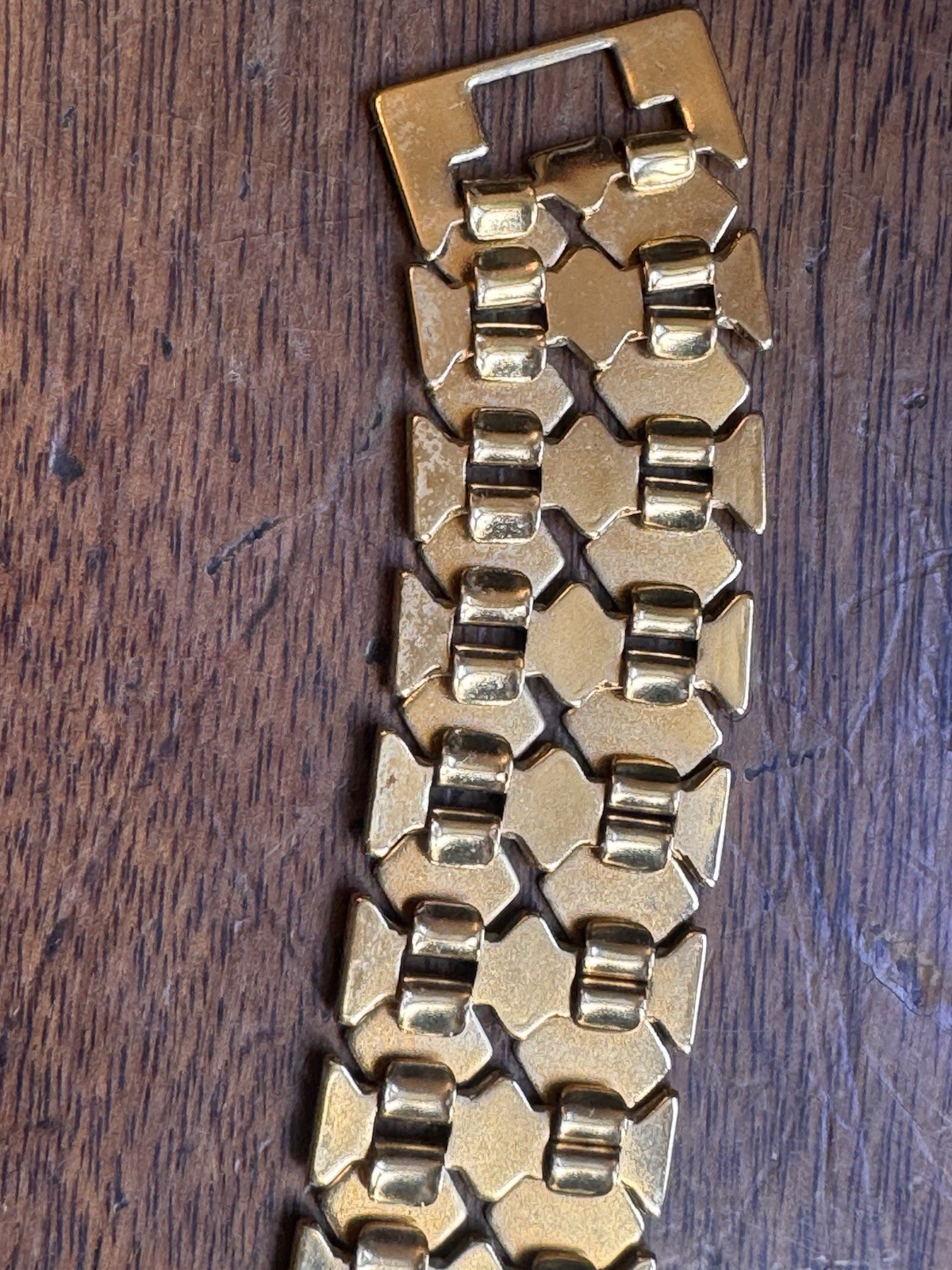 Vintage Monet Gold Tone Honeycomb RHINESTONE Statement 18″ CHOKER Necklace FLAT