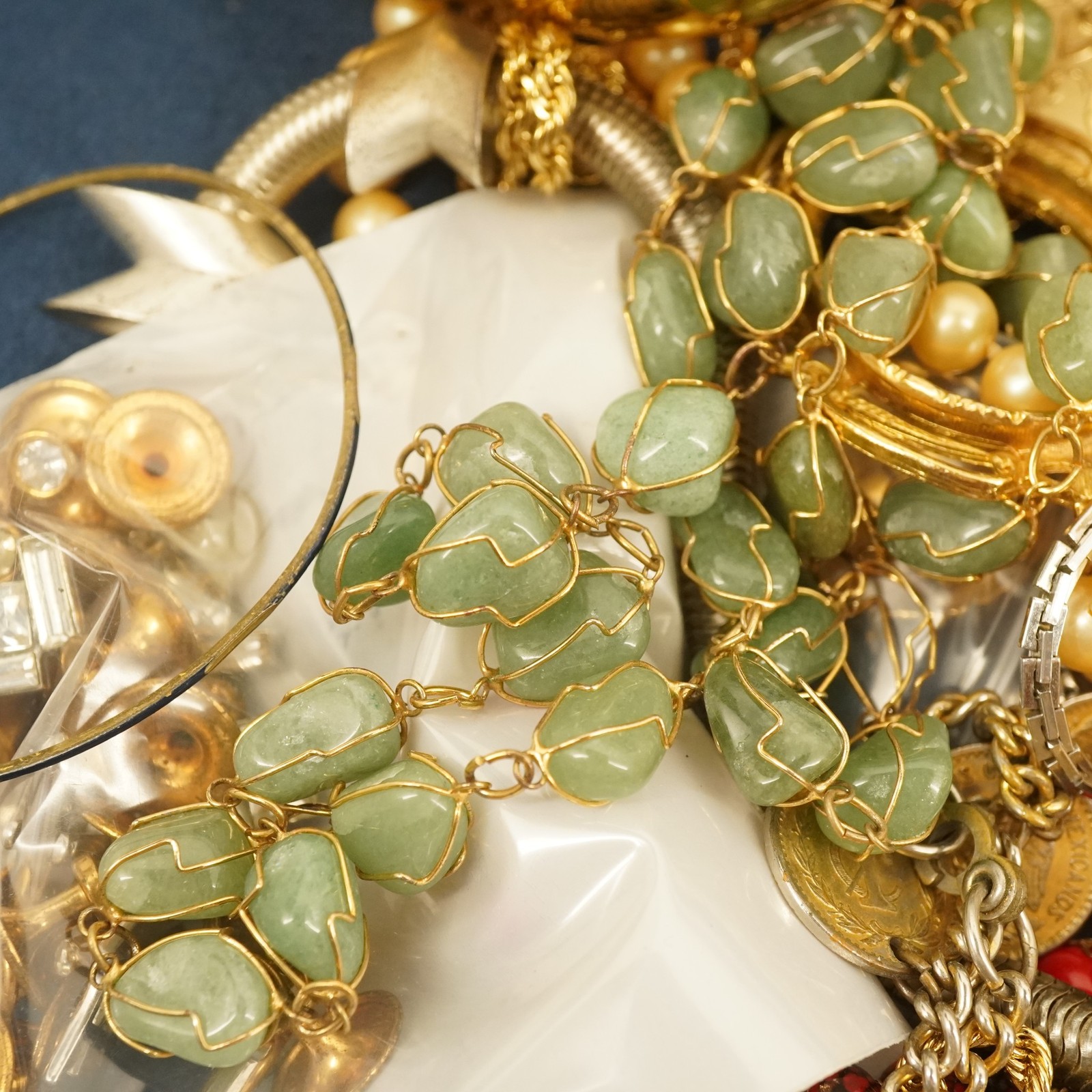10lb Lot of Assorted Costume Jewelry, Modern & Vintage Much Wearable