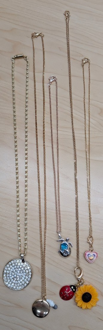 Lot Of 20 Vintage to Now Pendant Necklaces Jewelry