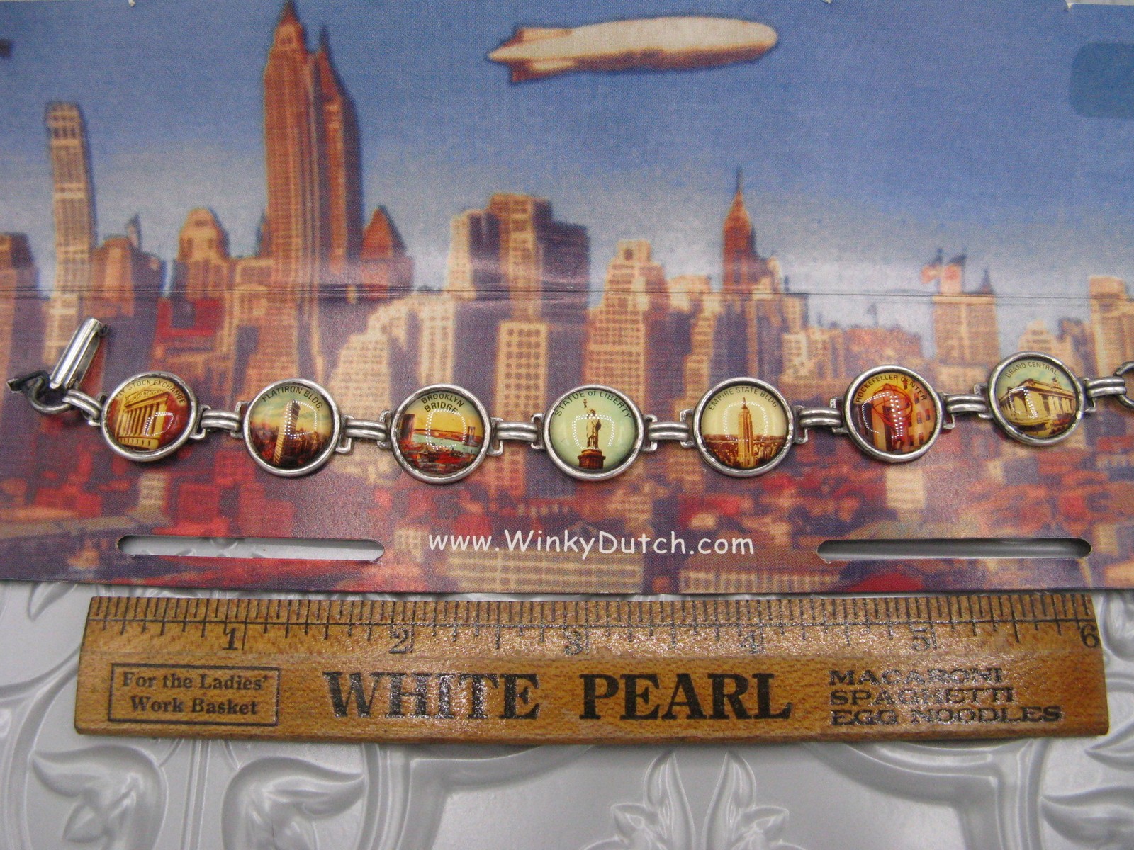 NEW YORK CITY Winky & Dutch Vtg Bracelet Landmark Cabochons Souvenir New On Card