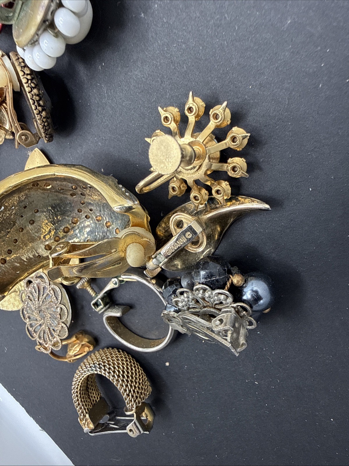 Lot Of SINGLE Earrings Mostly Vintage Clip On – Parts Craft – Some Signed E3-6