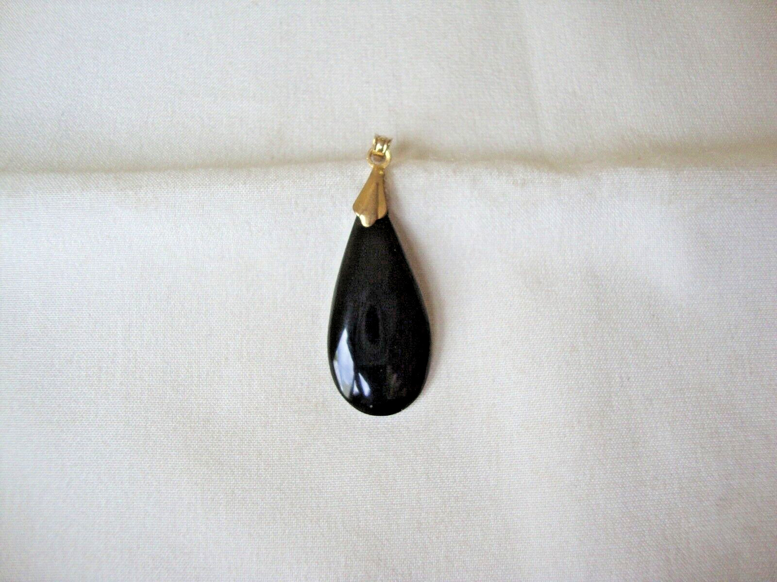 VINTAGE 1970-80s BLACK ONYX TEARDROP PENDANT W/ GOLD FILLED BALE