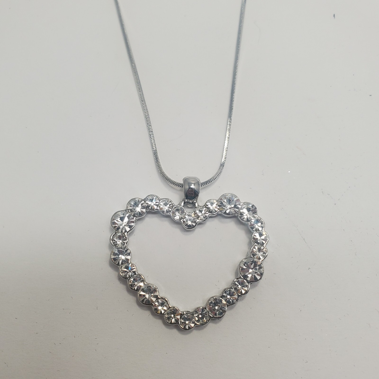 Vtg Silver Australian Crystal Heart Pendant 16″ Necklace Earring Gift Box Set