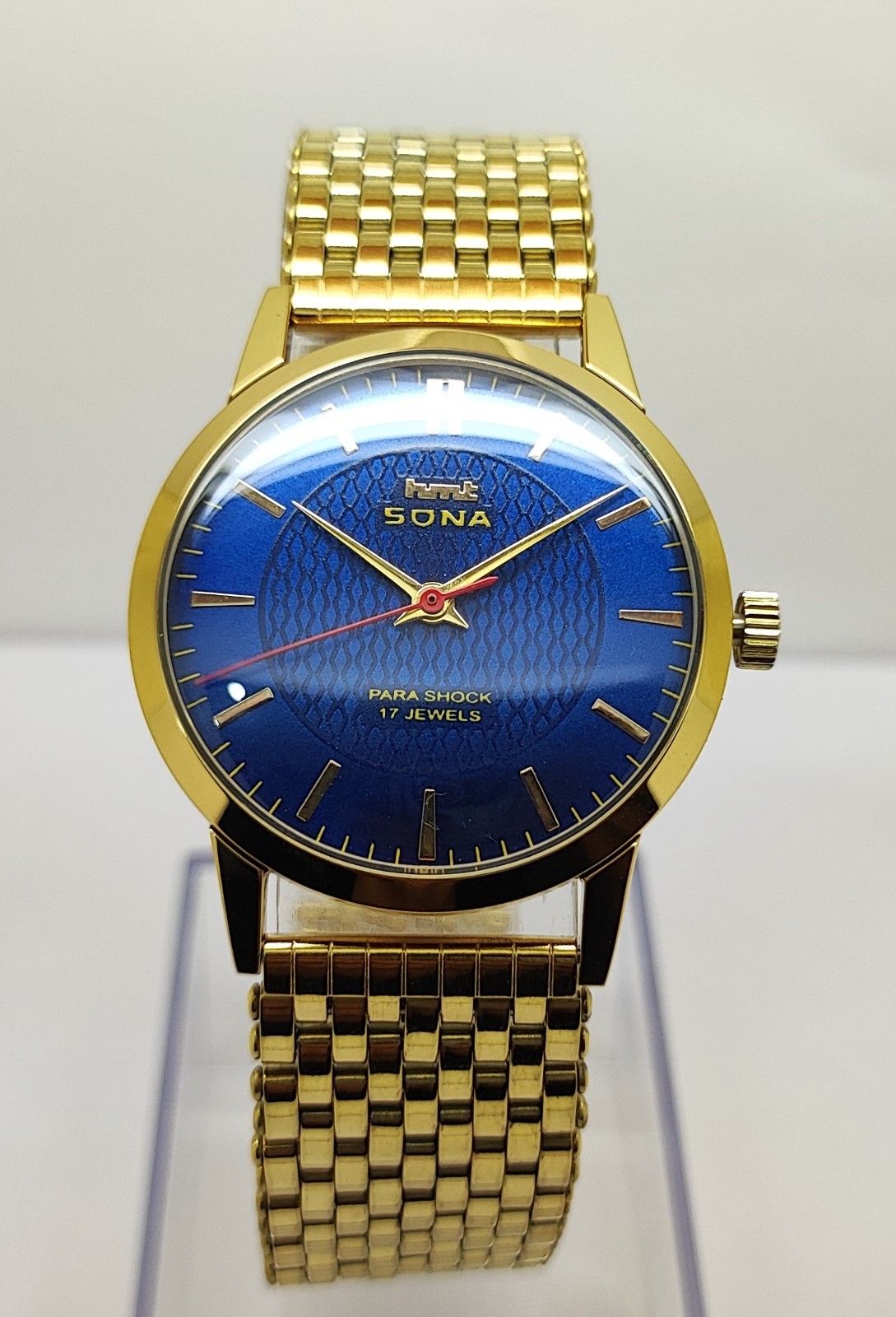 Vintage Hmt Sona Blue Dial 17 Jewels Para Shock Mechanical hand winding Watch