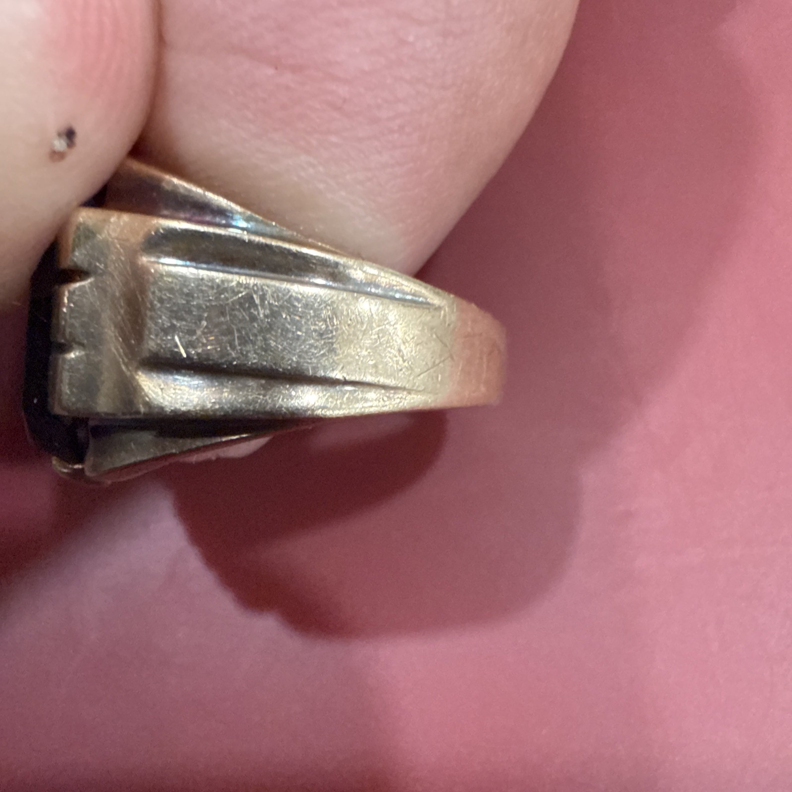 Vintage 10K Yellow Gold Black Onyx Signet Ring Monogram “J” 5.7 Grams Size 9
