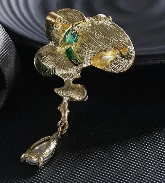 Costume Jewelry Chinese Style Lotus Brooch, Zinc Alloy with Imitation Pearl