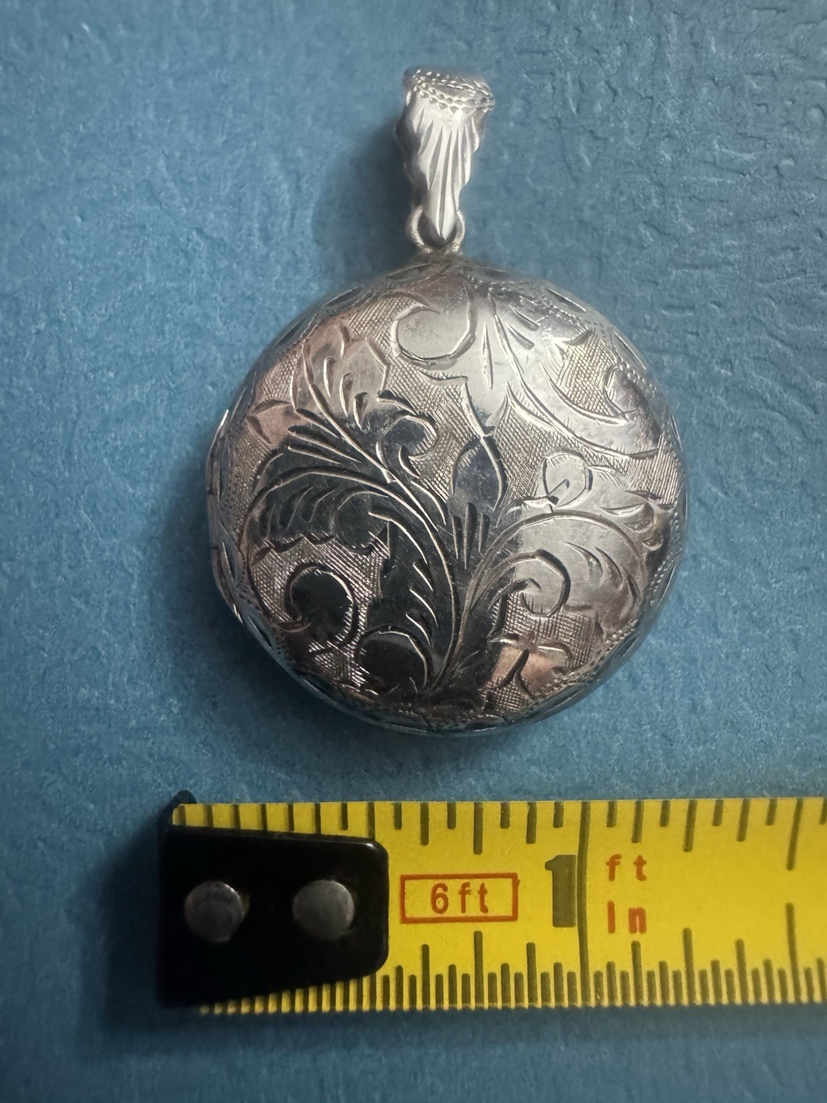 Antique Thailand .925 Sterling Silver Engraved Floral Photo Locket Pendant