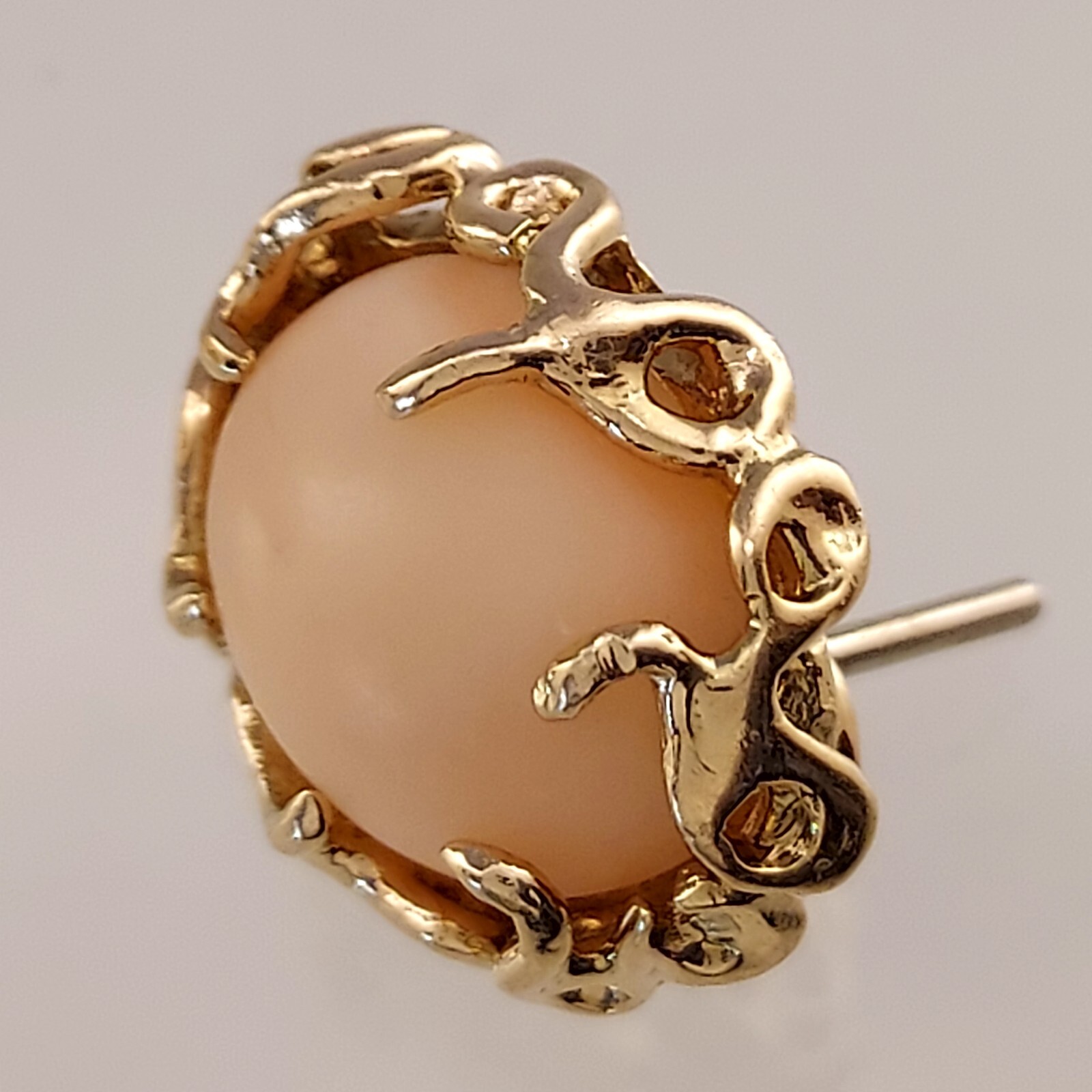 Vintage 14k Coral Stud Earrings. 1/2″x5/8″/ Weight 6.4 Grams. 10x 12 mm Coral.