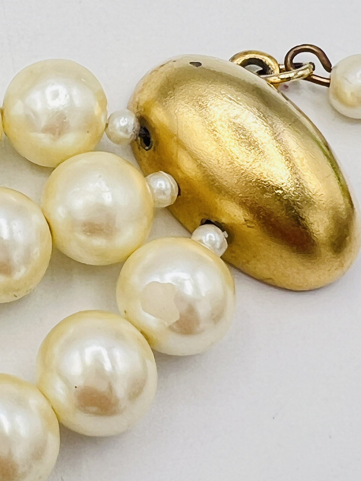 Designer Mimi Di Niscemi 1984 Gold Tone Faux Pearl Runway Necklace